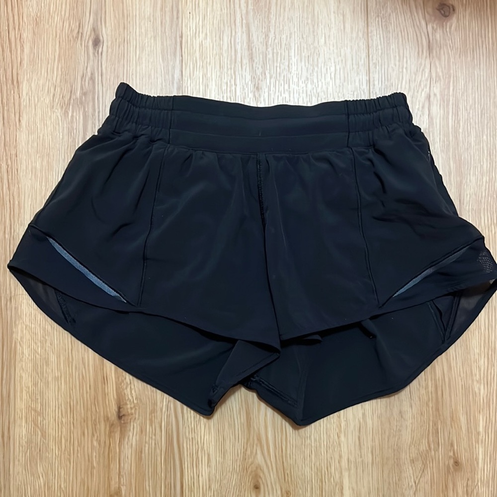 Lululemon Black Hotty Hot Shorts 2.5 size 4